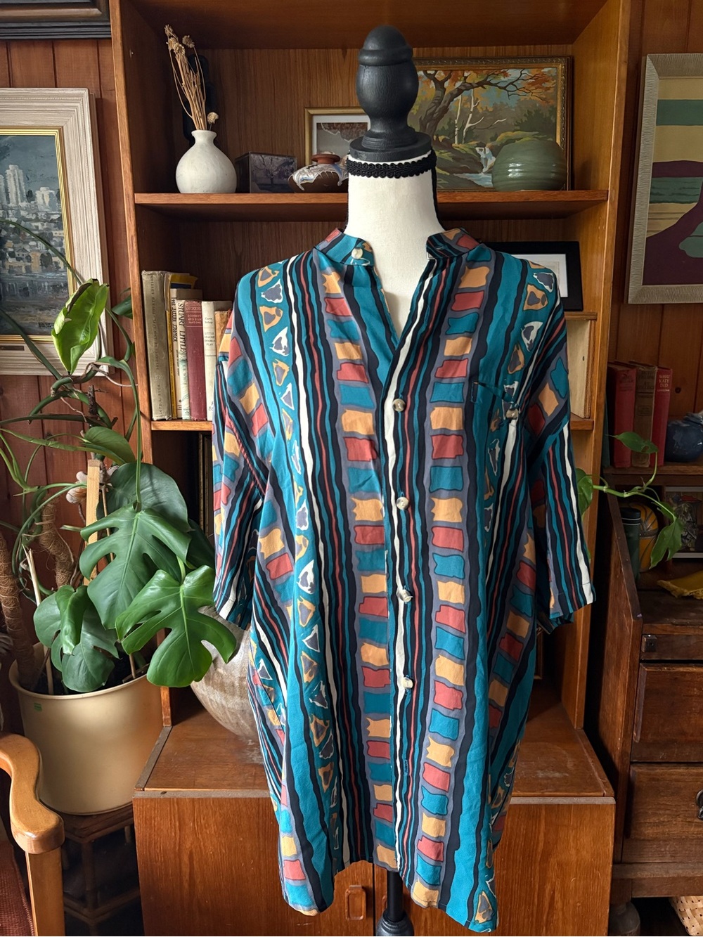 90s Vintage 100% Silk Bold Print Short Sleeve Button Down M